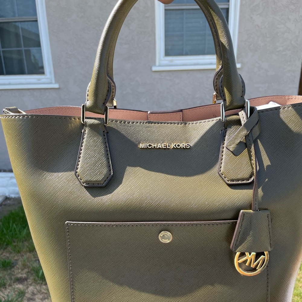 Micheal Kors Purse
